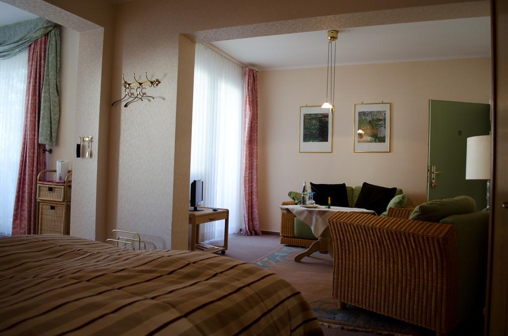 Haus Helvetia Bed & Breakfast Бад Орб Стая снимка