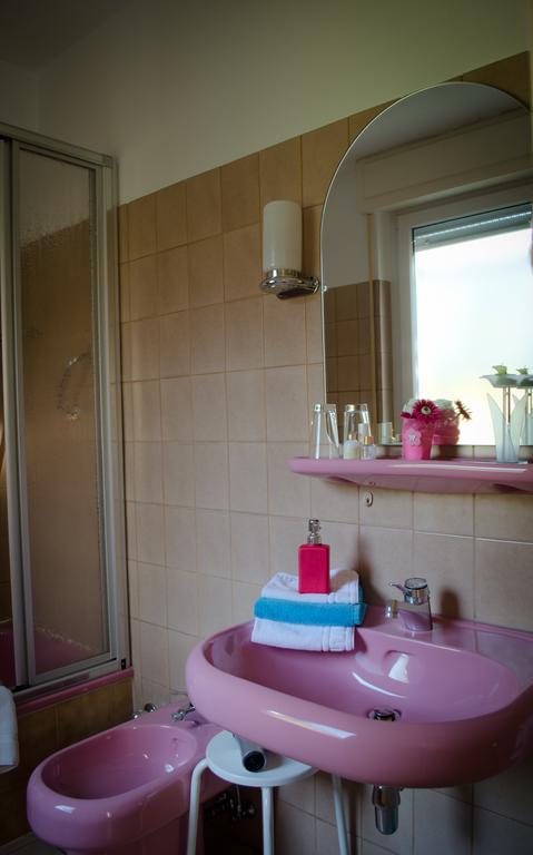 Haus Helvetia Bed & Breakfast Бад Орб Стая снимка