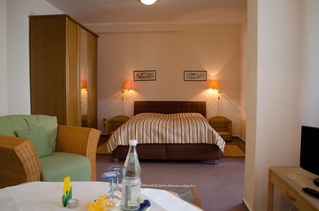 Haus Helvetia Bed & Breakfast Бад Орб Стая снимка